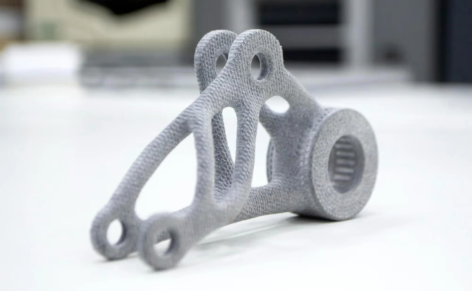 una pieza mecanica impresa en 3d a medida de tamaño pequeño