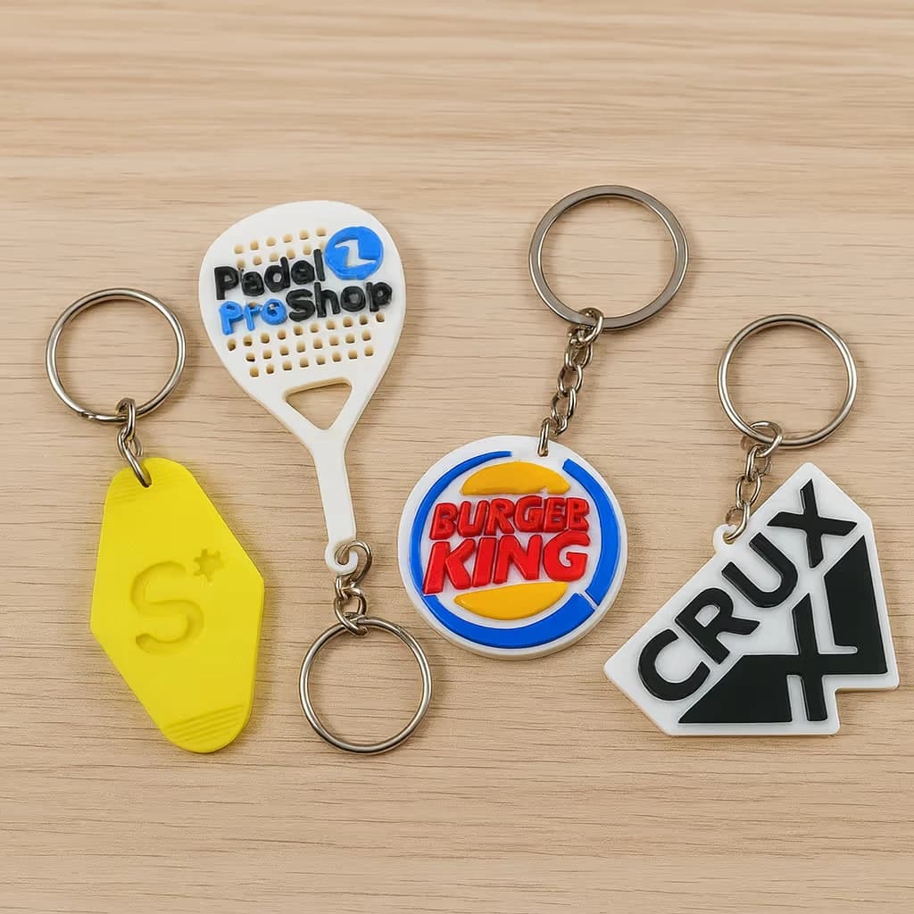 Clauers impresos en 3D amb NFC amb el logo de l'empresa com a marxandatge corporatiu